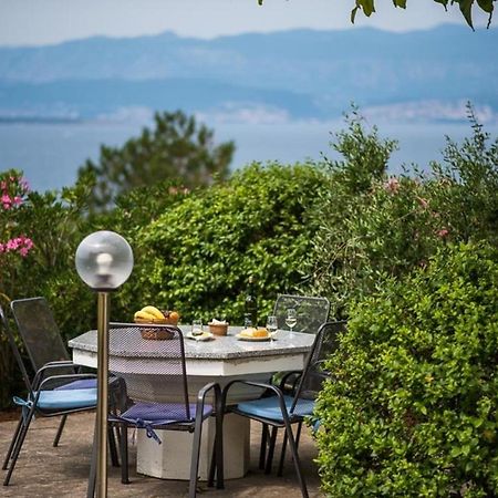 Apartment Vrbnik 8 Kültér fotó