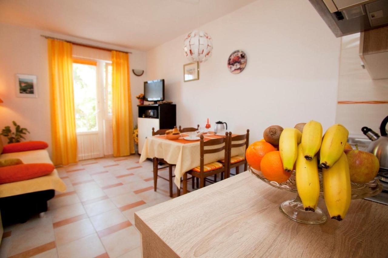 Apartment Vrbnik 8 Kültér fotó
